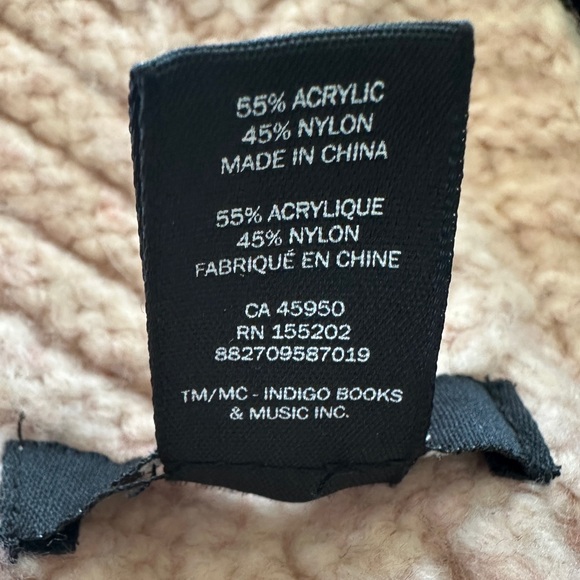 Love & Lore, Knit Oversized Scarf / Wrap / Soft Luxurious Pink Color - Picture 4 of 6